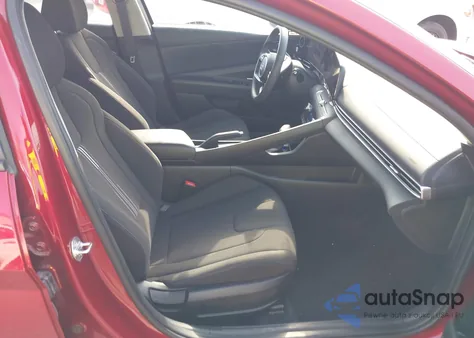 2024 Hyundai Elantra Sel z USA, uszkodzony, nr VIN KMHLM4DG8RU654889